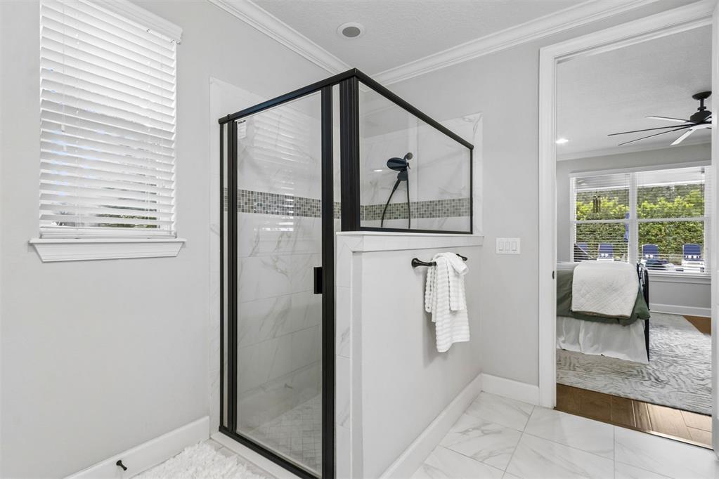 HAMPTON LAKES - Residential