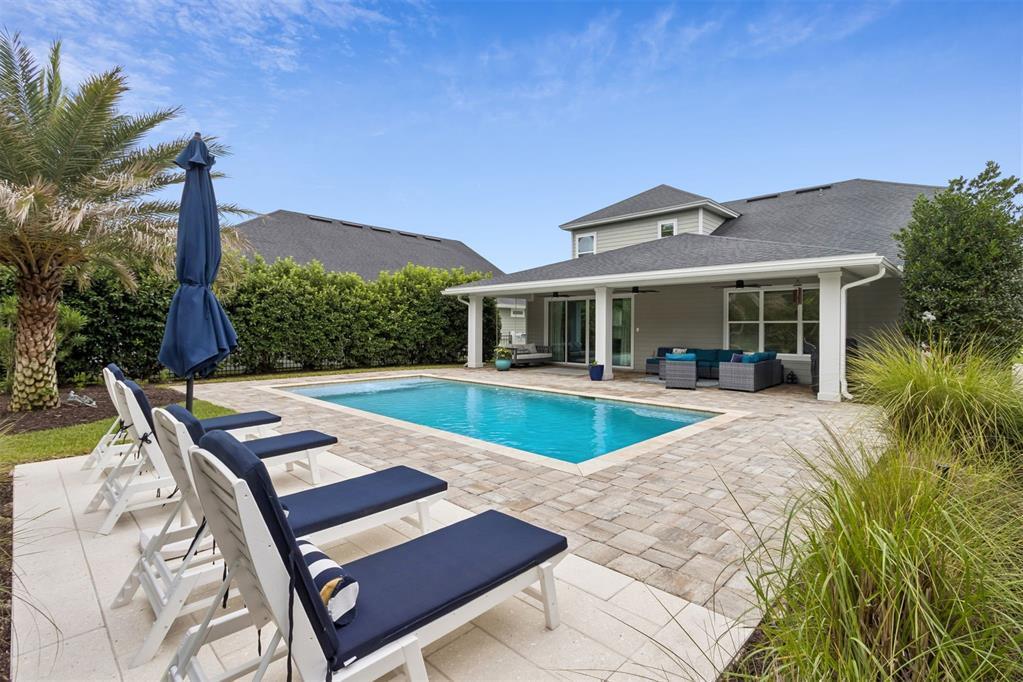 HAMPTON LAKES - Residential