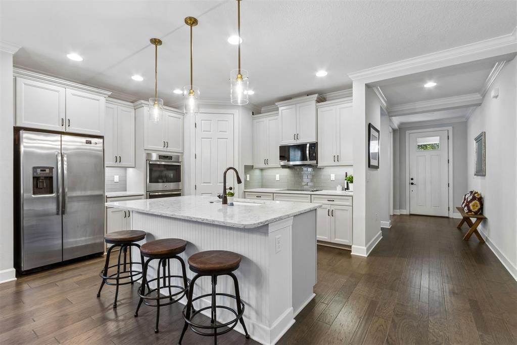 HAMPTON LAKES - Residential