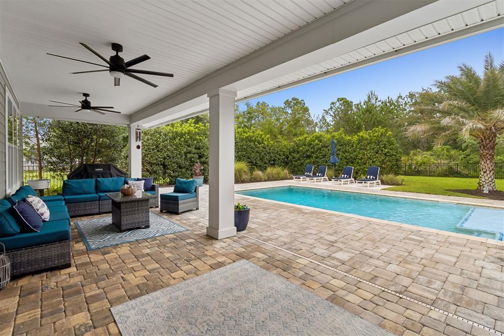 HAMPTON LAKES - Residential
