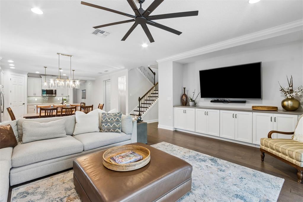 HAMPTON LAKES - Residential