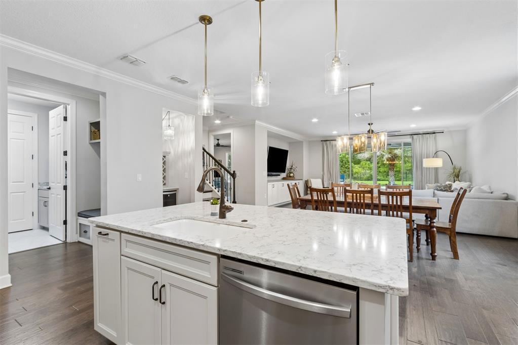 HAMPTON LAKES - Residential