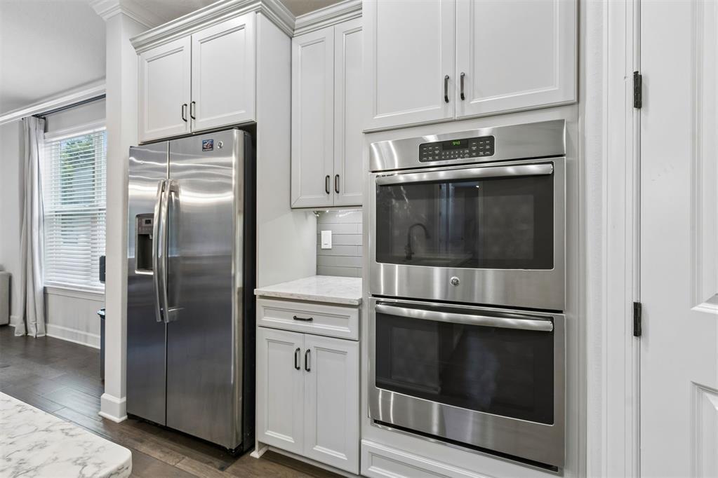HAMPTON LAKES - Residential