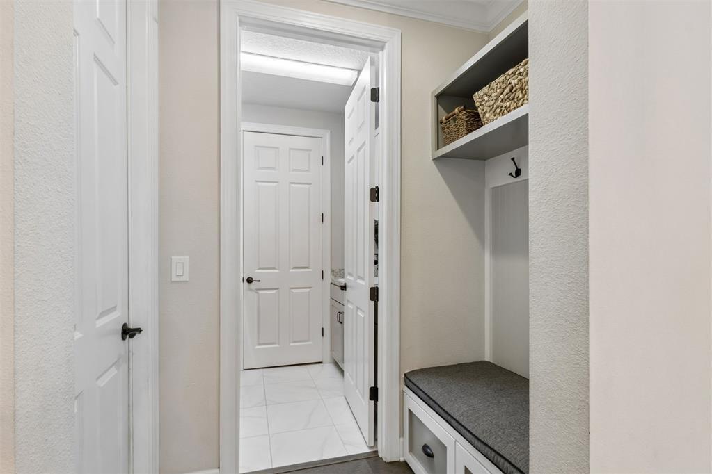 HAMPTON LAKES - Residential
