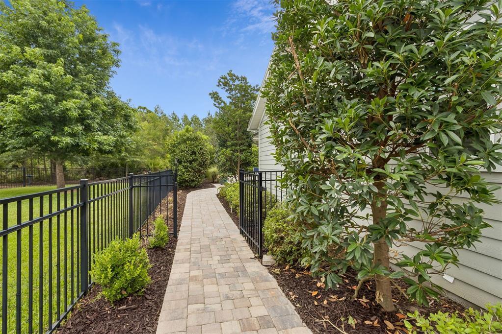 HAMPTON LAKES - Residential