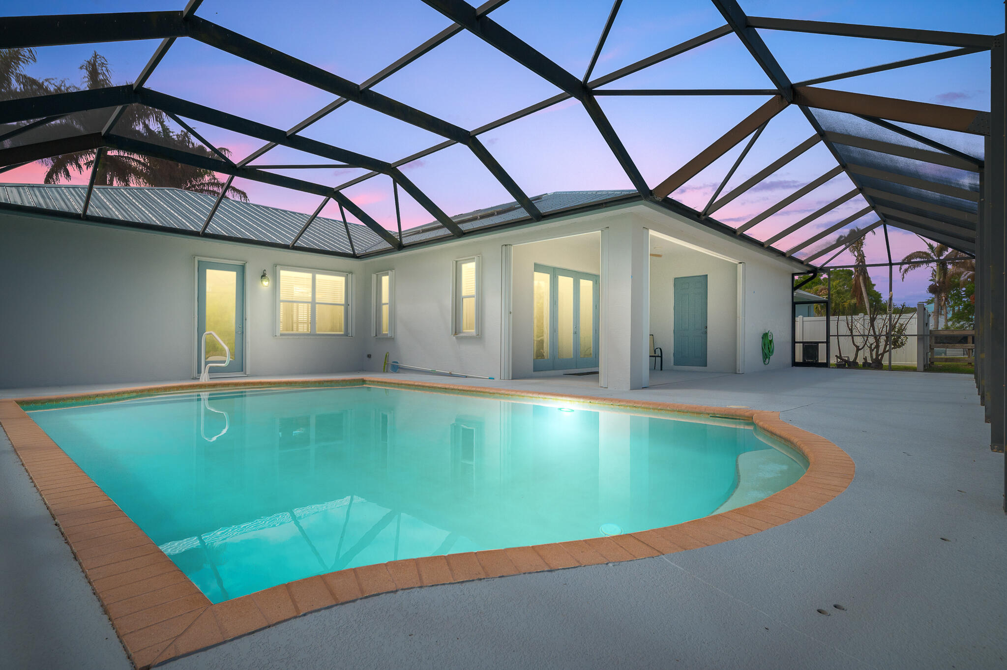 PORT ST LUCIE SECTION 48 1ST REPLAT - Residential