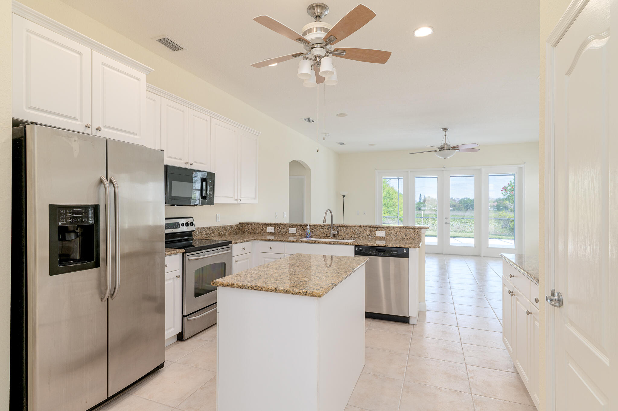 PORT ST LUCIE SECTION 48 1ST REPLAT - Residential