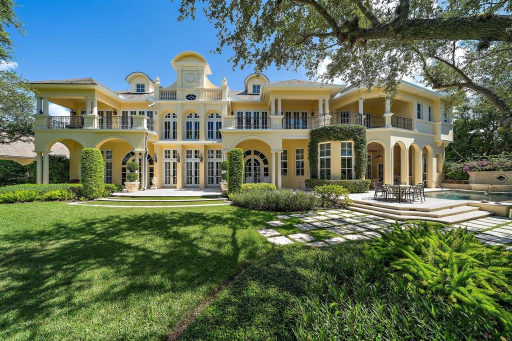 JUPITER HILLS - Residential