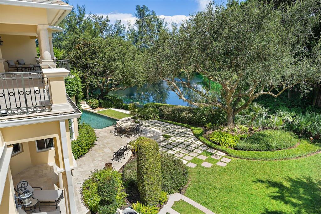 JUPITER HILLS - Residential
