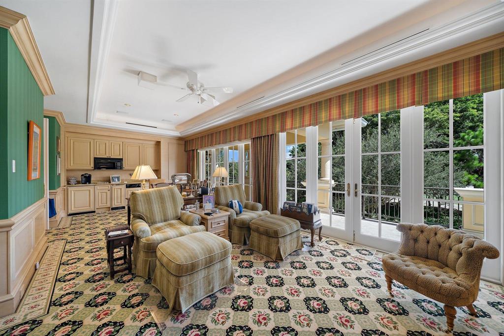 JUPITER HILLS - Residential