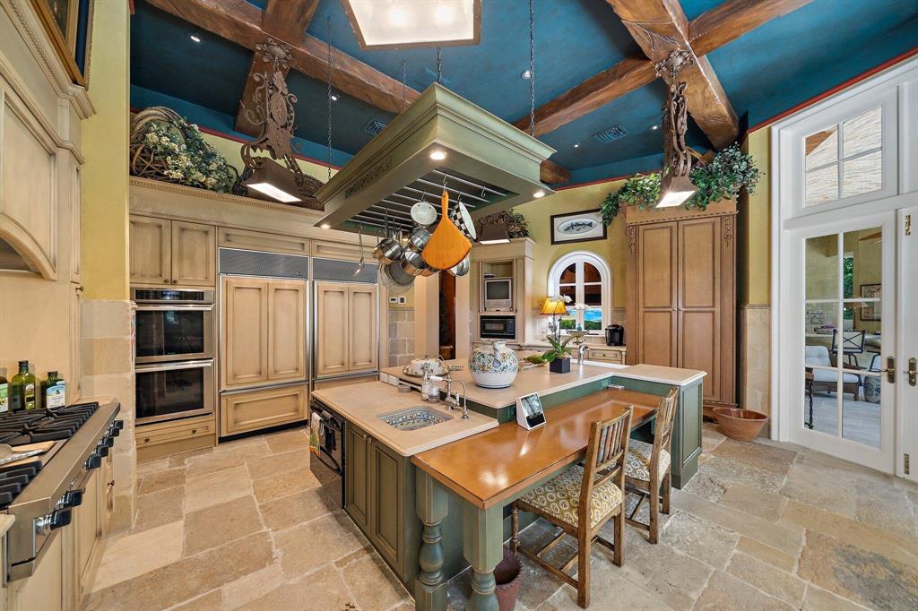 JUPITER HILLS - Residential