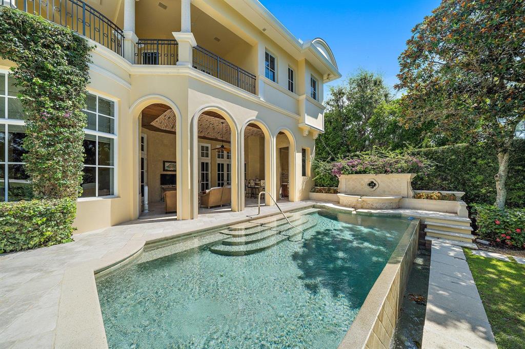JUPITER HILLS - Residential