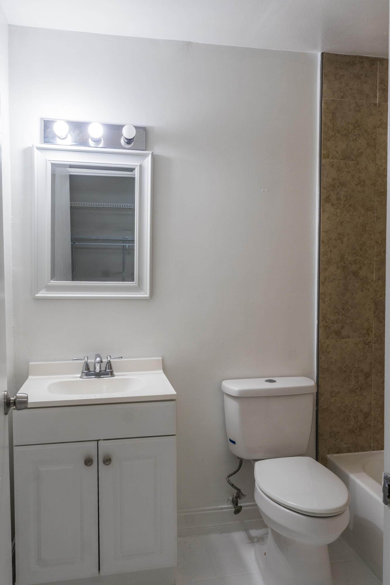 LAKE WORTH TOWN OF - Residential Lease