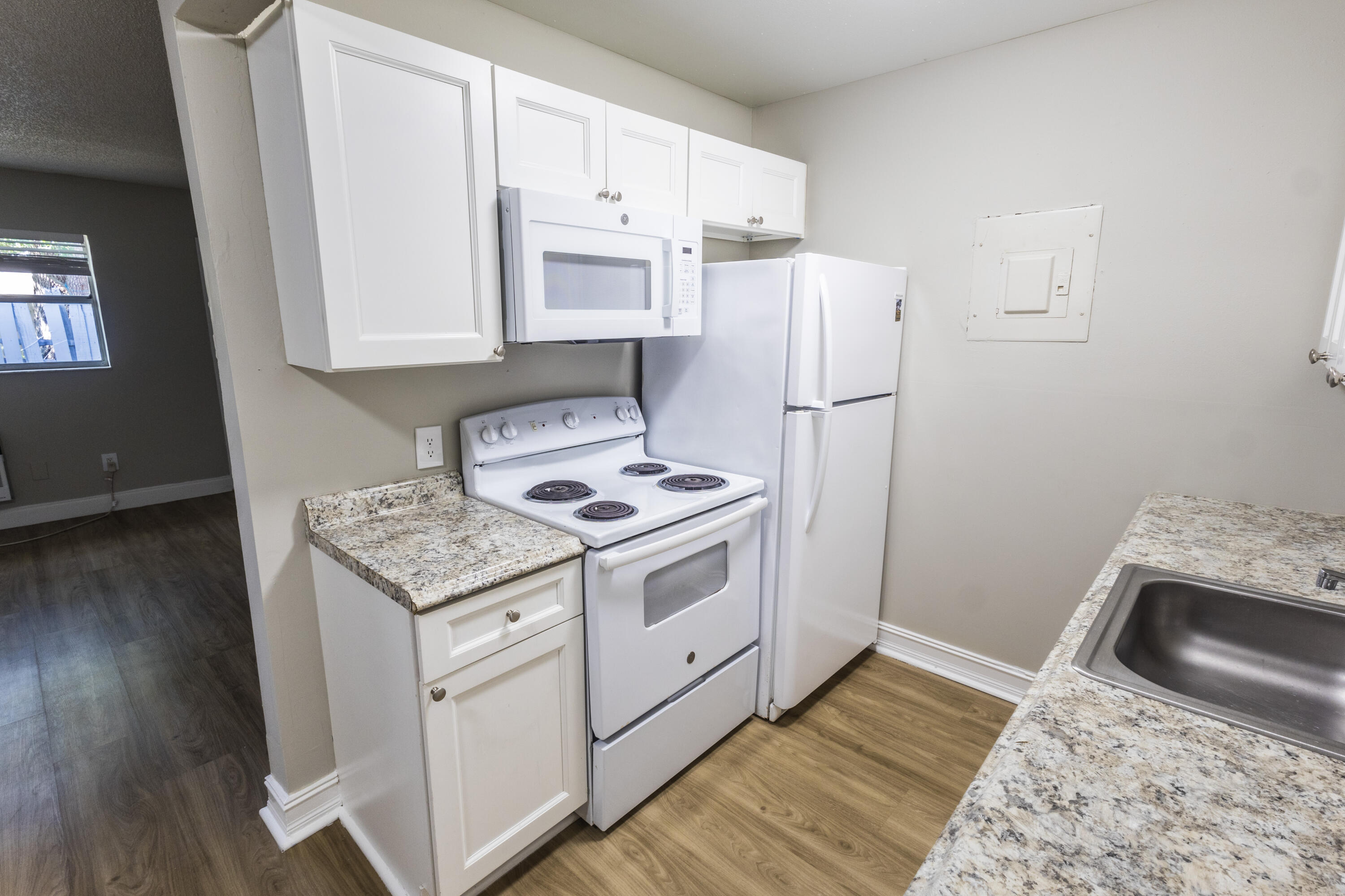 LAKE WORTH TOWN OF - Residential Lease
