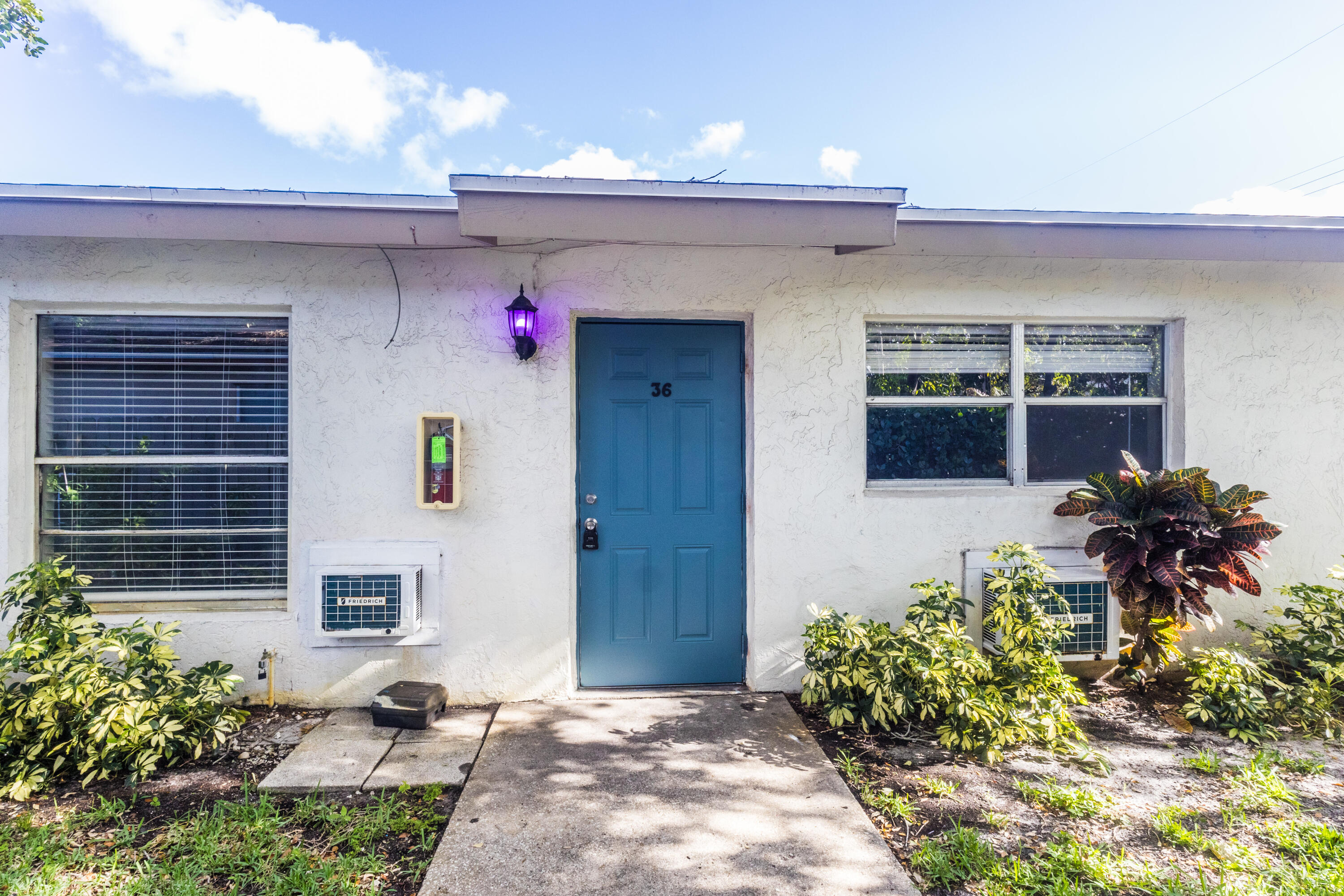 LAKE WORTH TOWN OF - Residential Lease