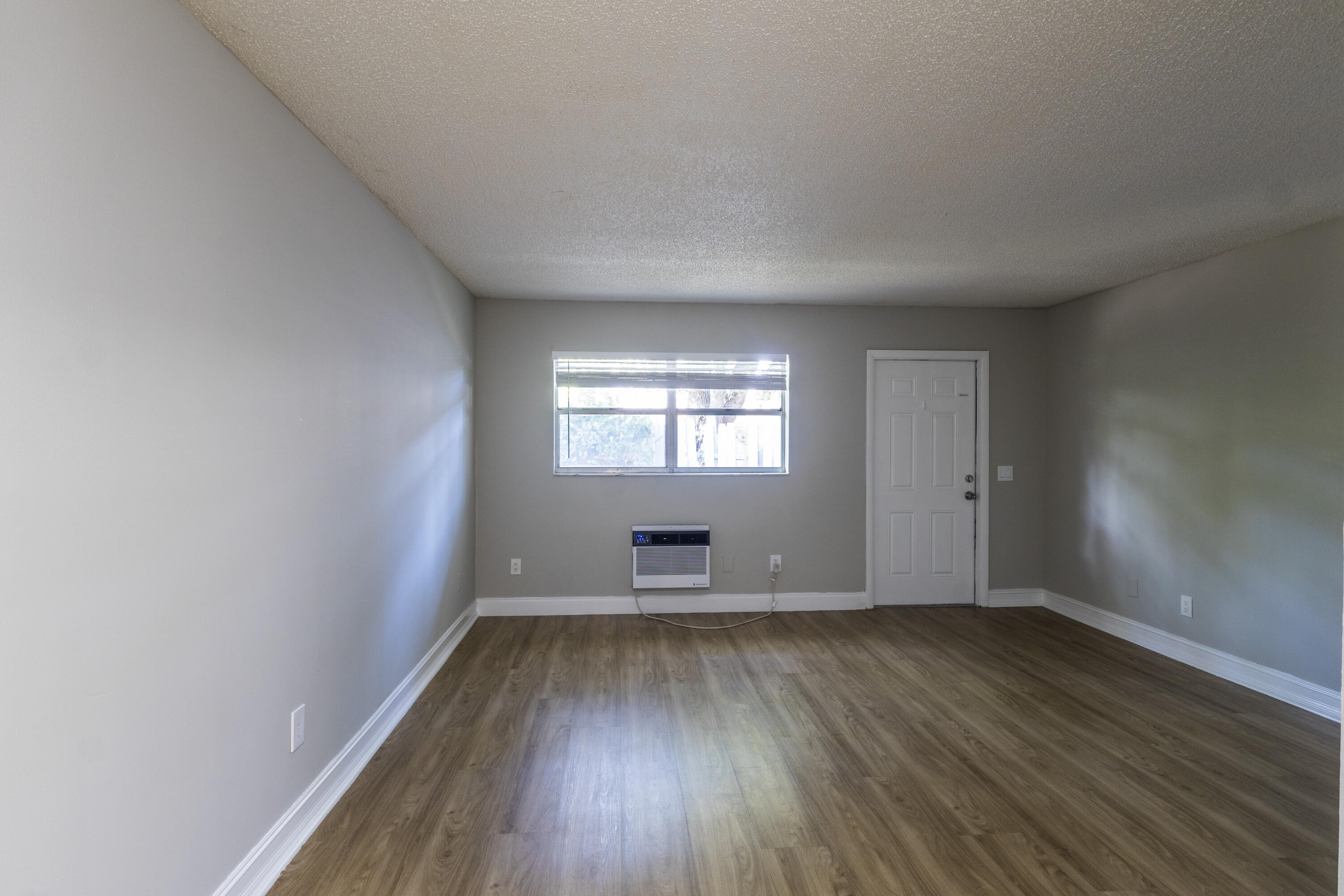 LAKE WORTH TOWN OF - Residential Lease