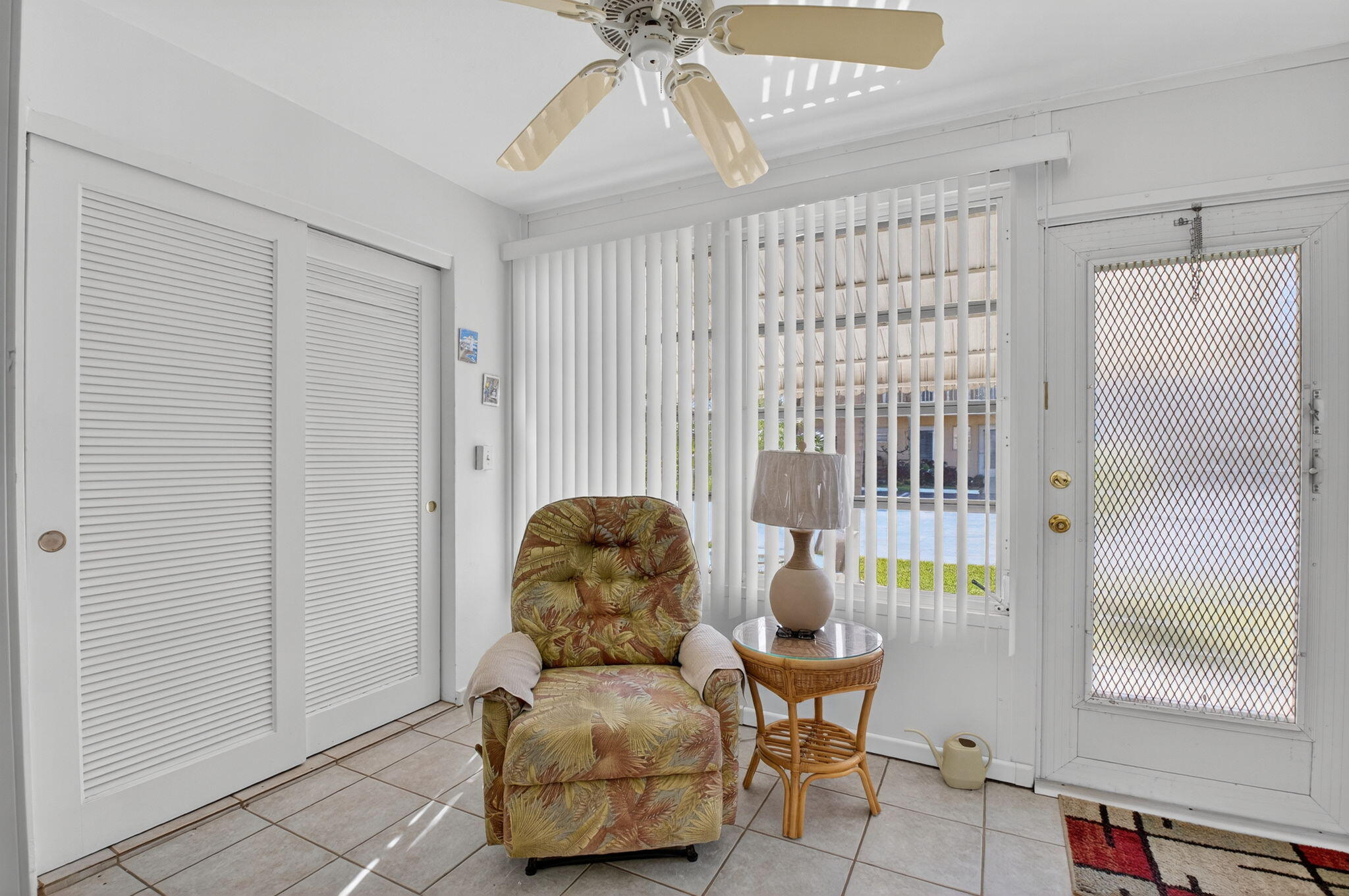 VILLAGE ROYALE CONDO 8 - Residential