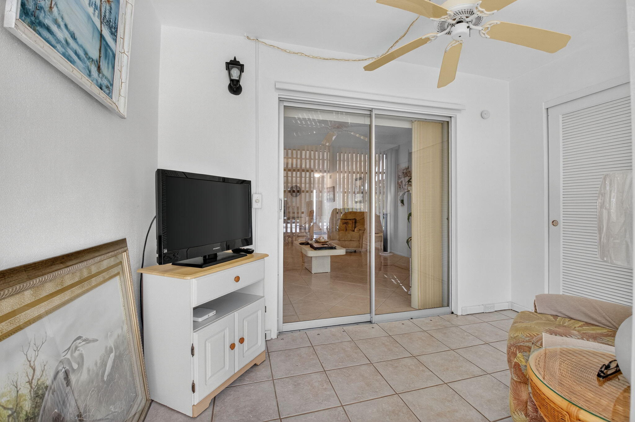VILLAGE ROYALE CONDO 8 - Residential