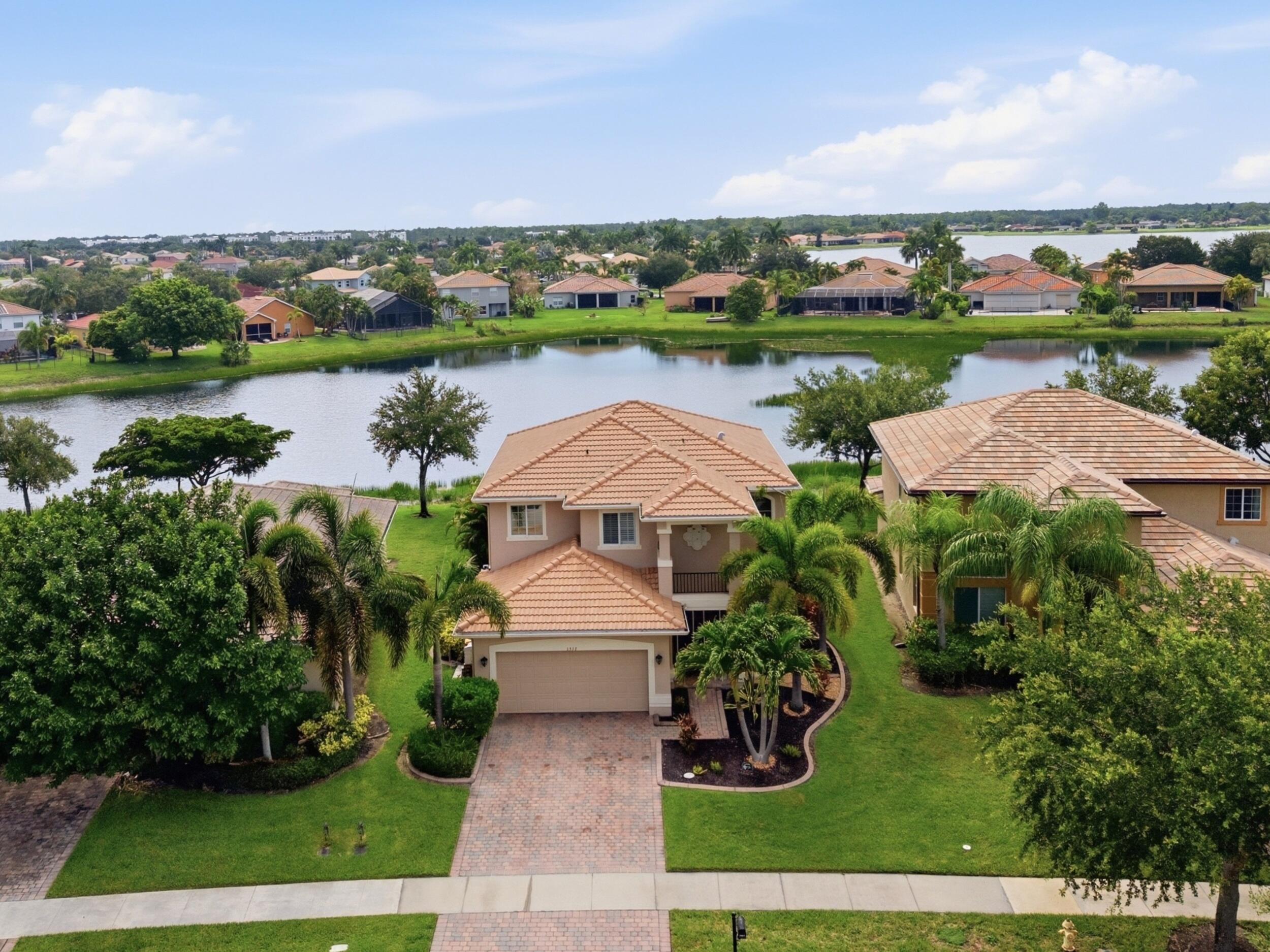 VALENCIA GOLF & COUNTRY CLUB PH 2 - Residential