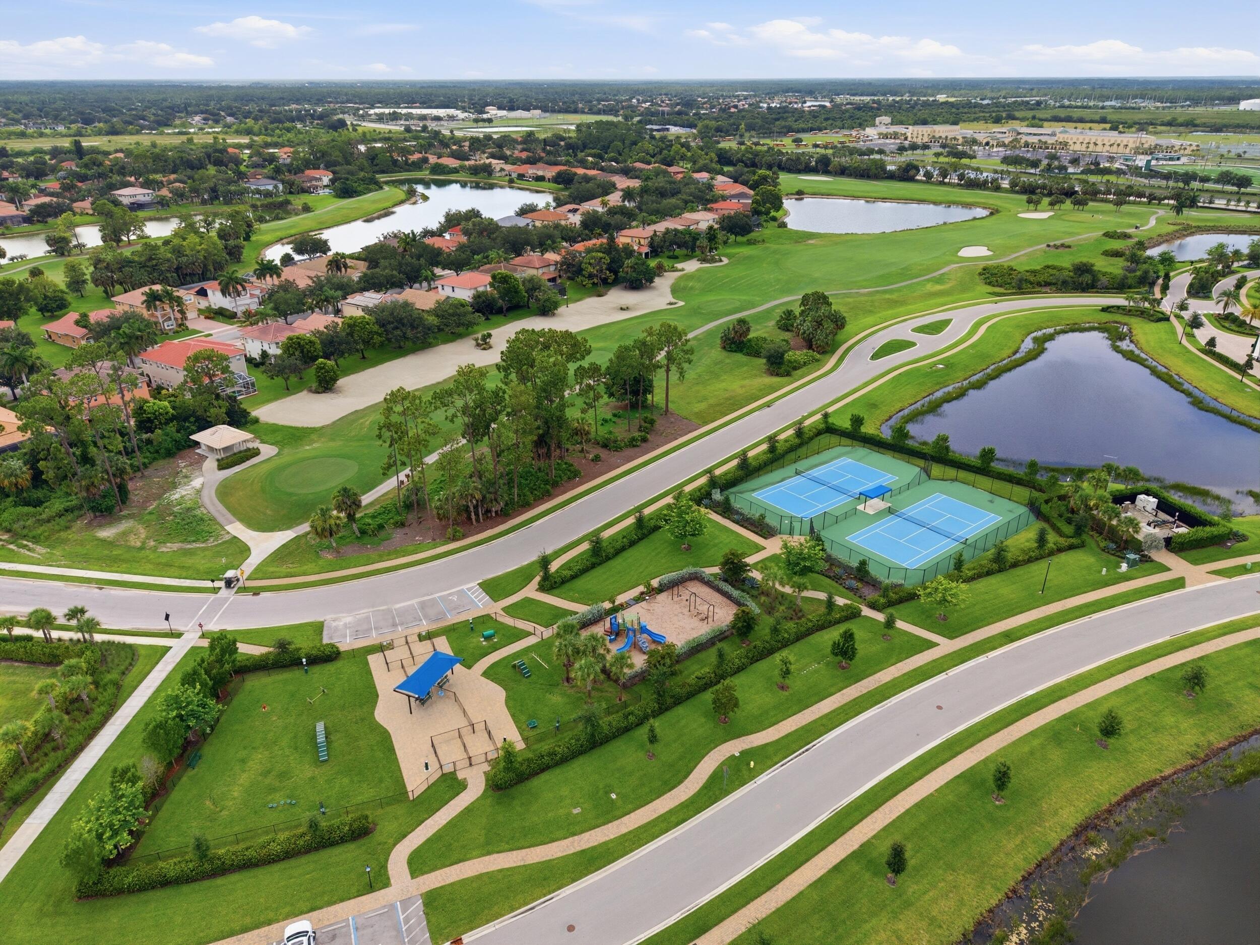 VALENCIA GOLF & COUNTRY CLUB PH 2 - Residential