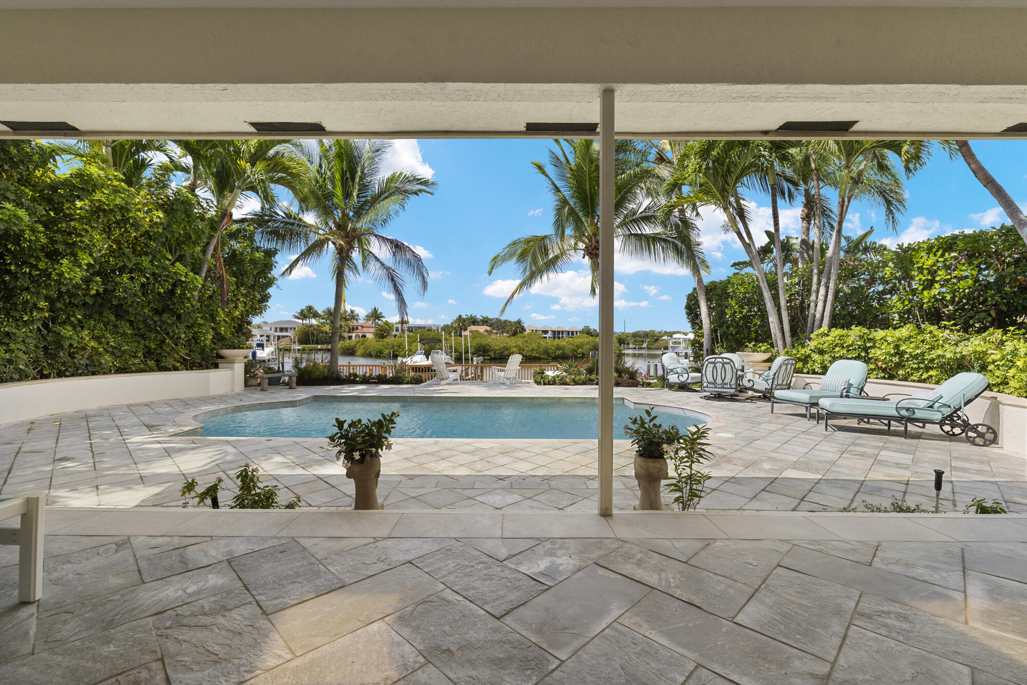 ADMIRALS COVE - Residential