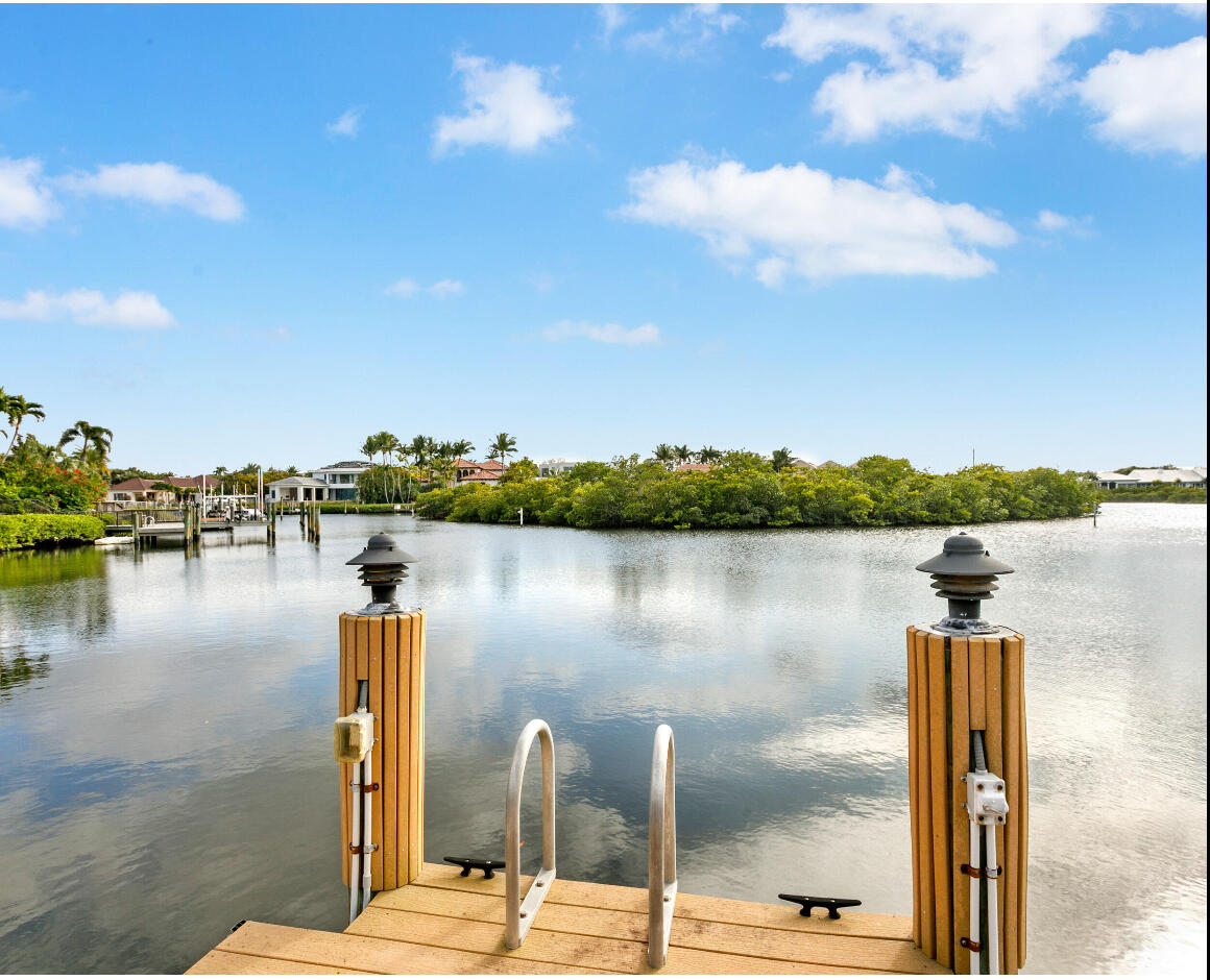 ADMIRALS COVE - Residential