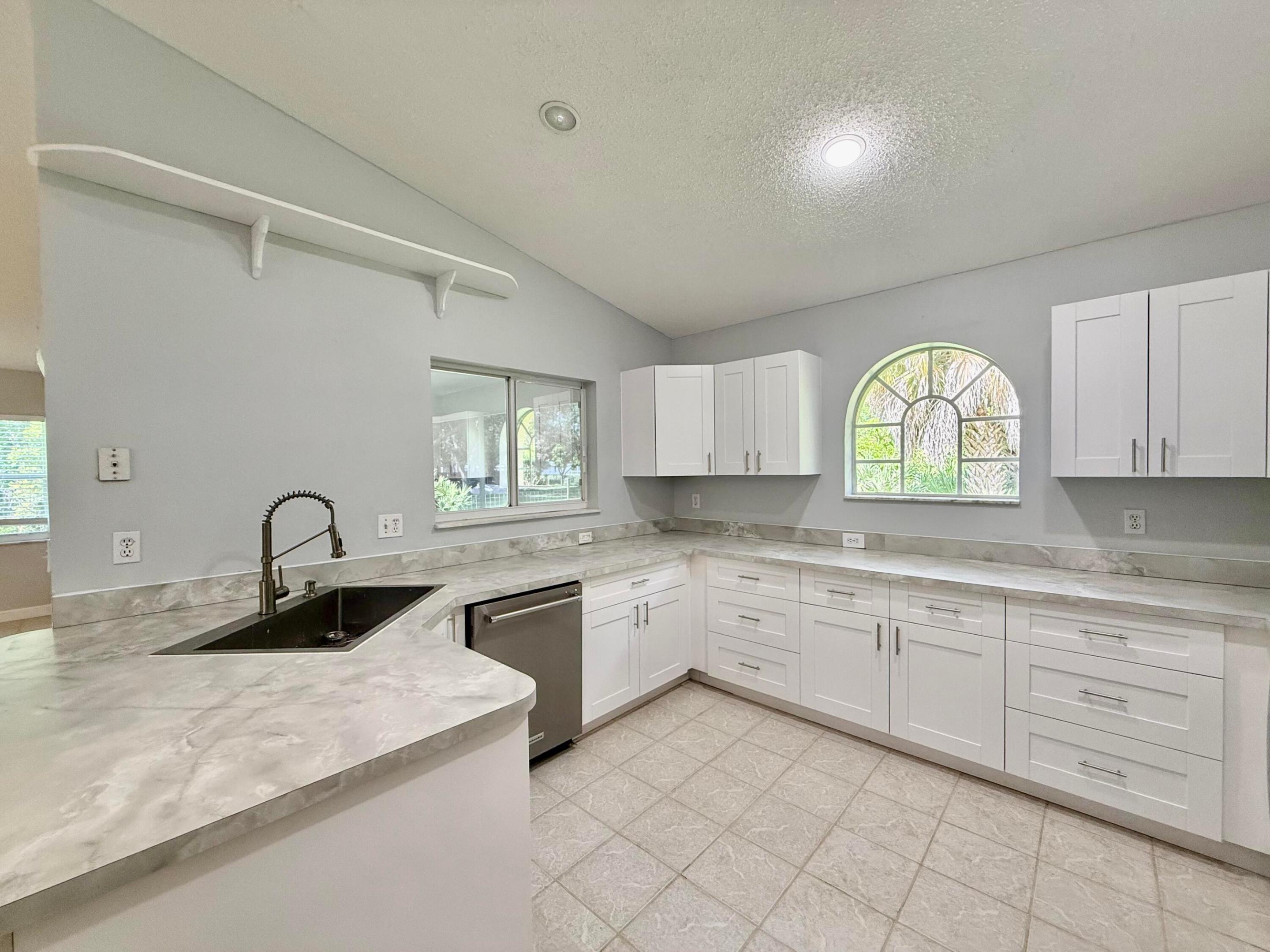 INDIAN RIVER ESTATES UNIT 6 - Residential Lease