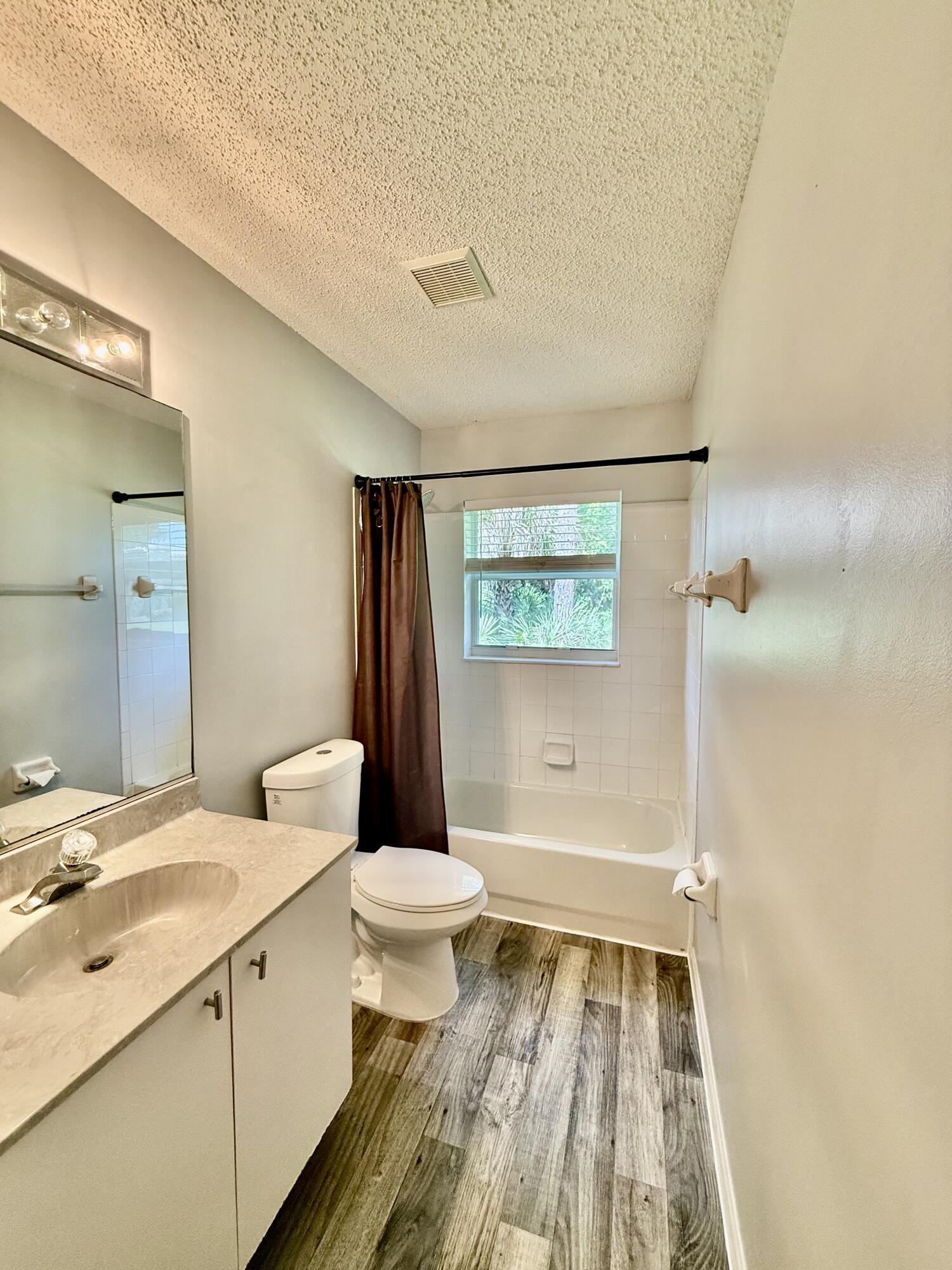 INDIAN RIVER ESTATES UNIT 6 - Residential Lease