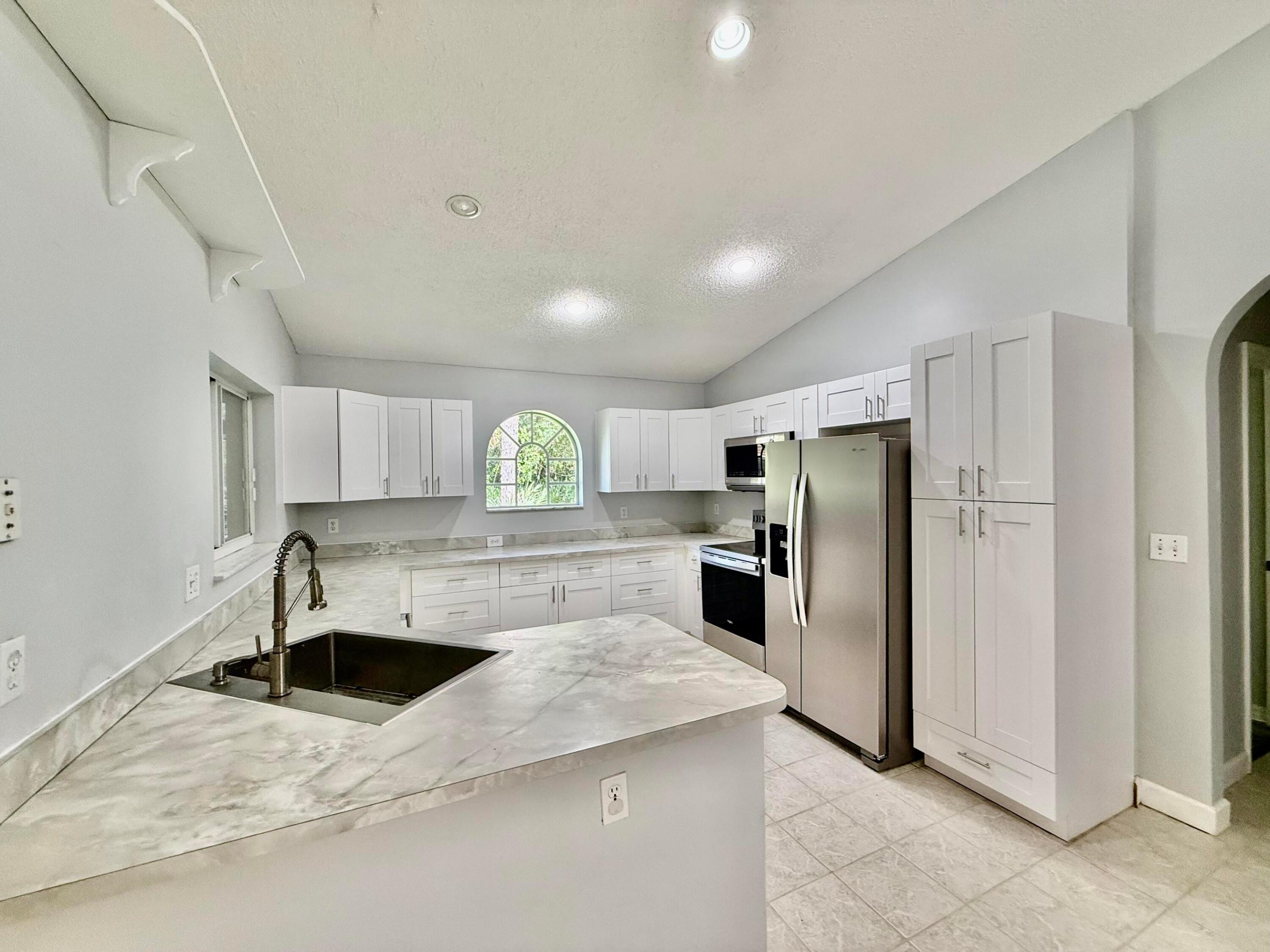 INDIAN RIVER ESTATES UNIT 6 - Residential Lease