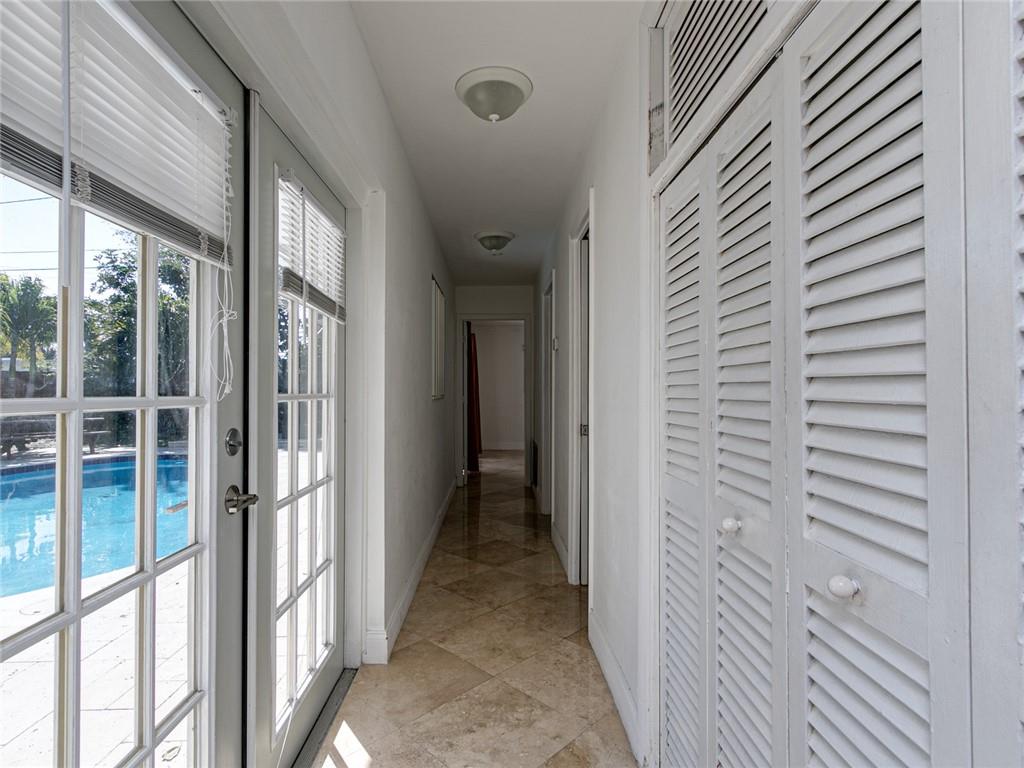 Hollywood Hills 6-22 B - Residential
