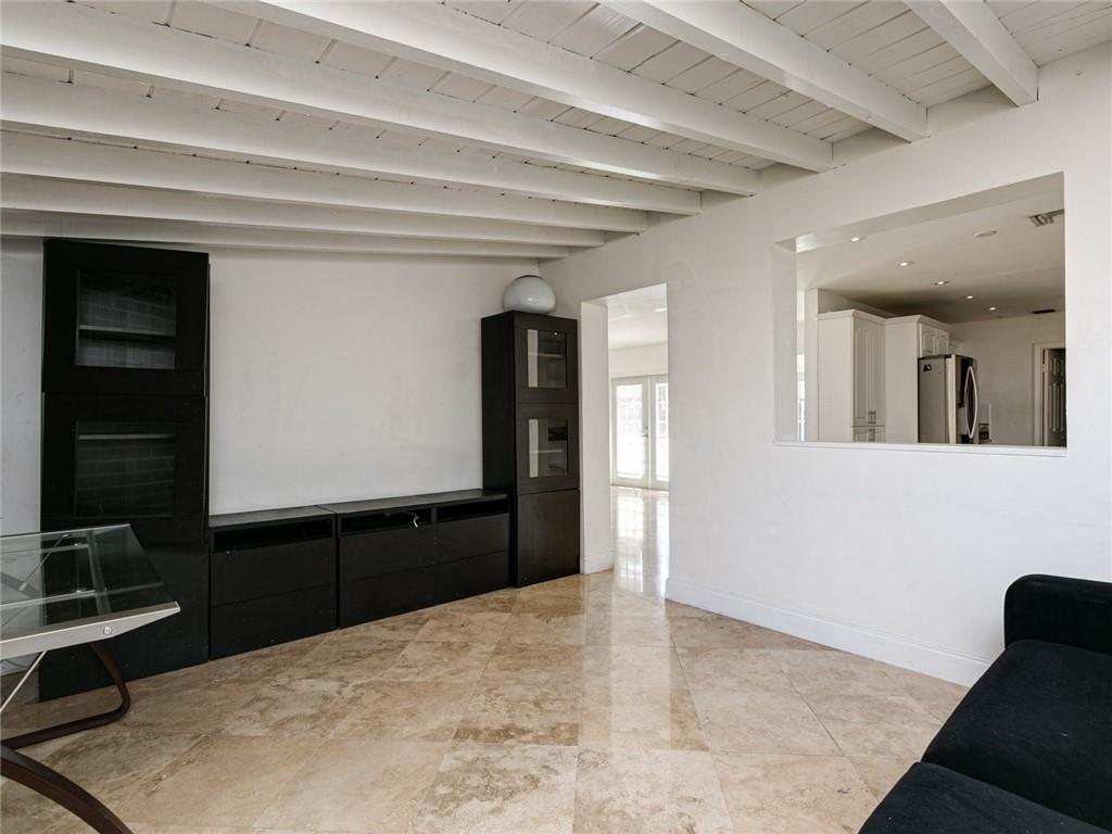 Hollywood Hills 6-22 B - Residential