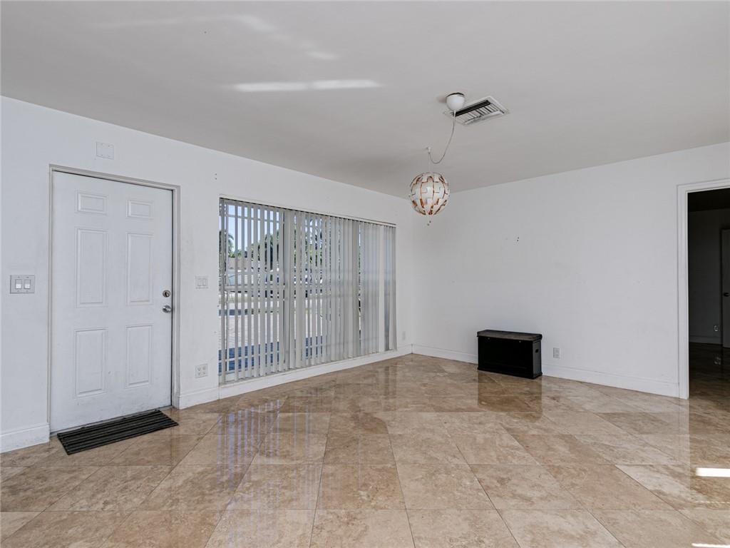 Hollywood Hills 6-22 B - Residential