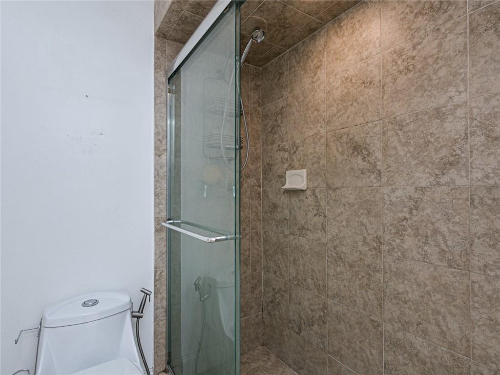 Hollywood Hills 6-22 B - Residential