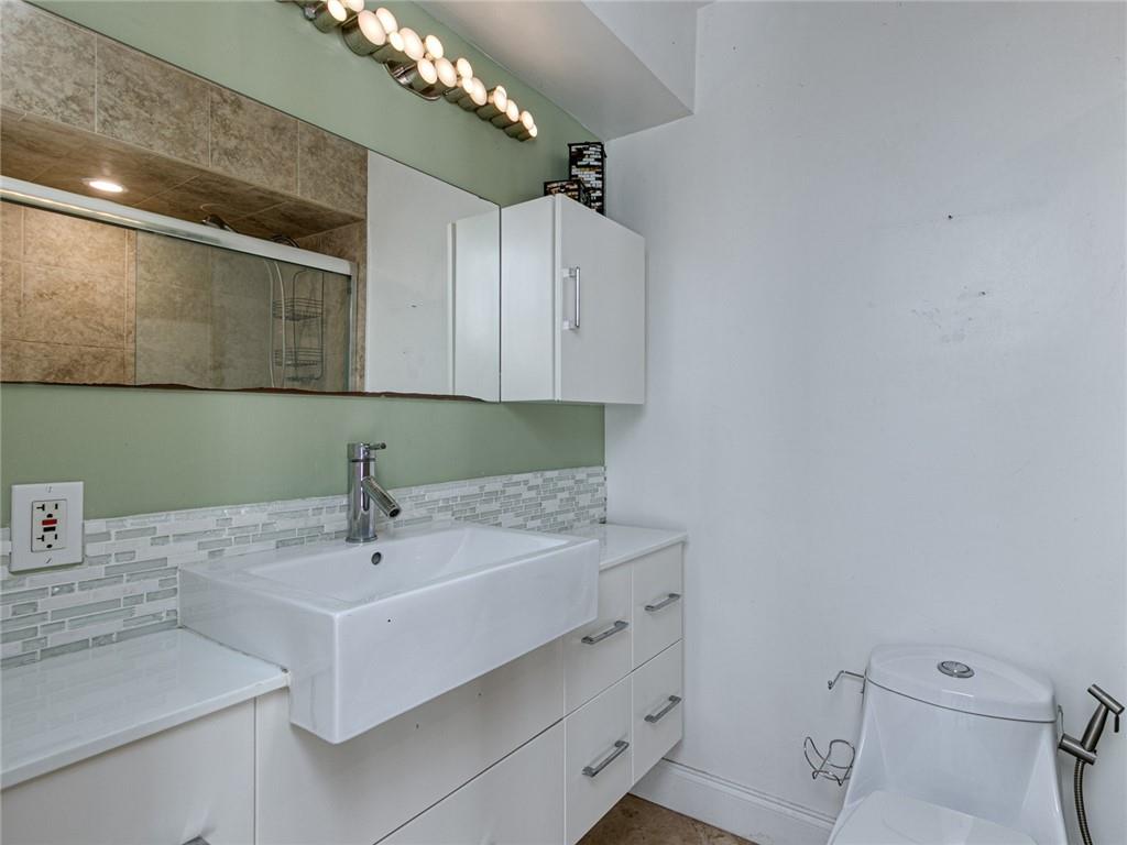 Hollywood Hills 6-22 B - Residential