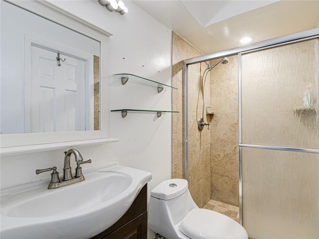 Hollywood Hills 6-22 B - Residential