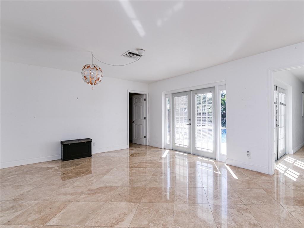 Hollywood Hills 6-22 B - Residential