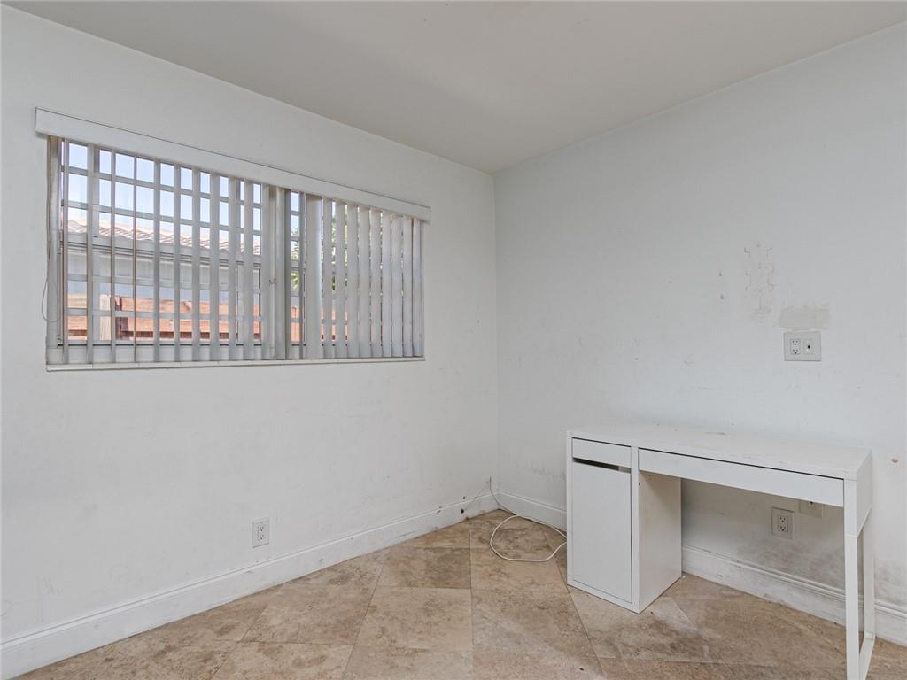 Hollywood Hills 6-22 B - Residential