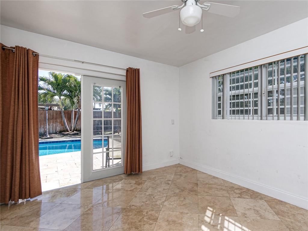 Hollywood Hills 6-22 B - Residential