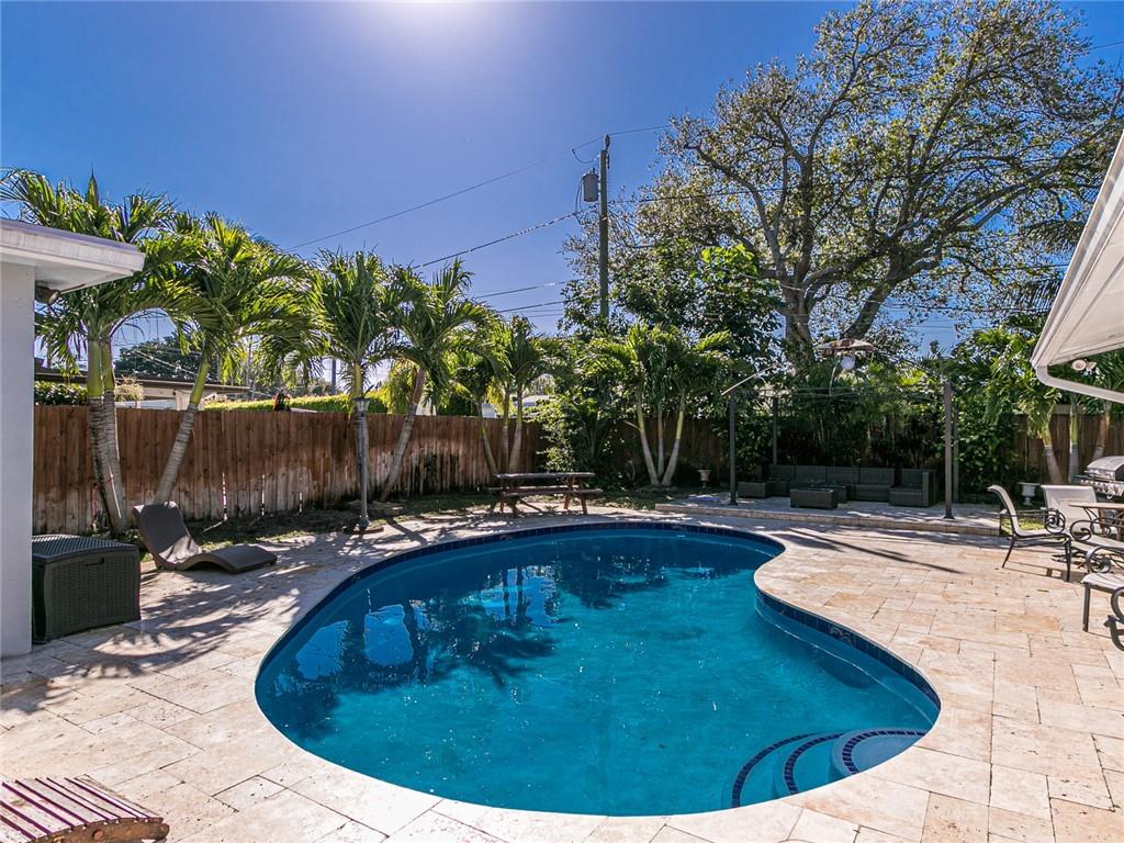 Hollywood Hills 6-22 B - Residential