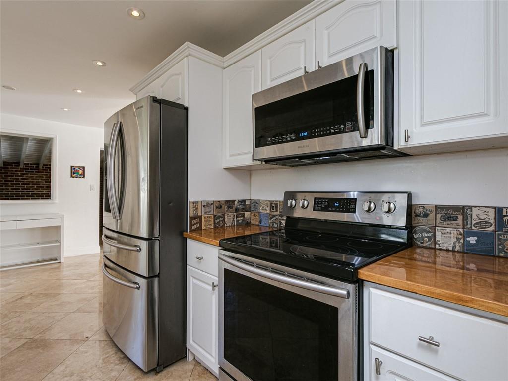 Hollywood Hills 6-22 B - Residential