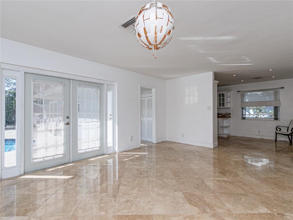 Hollywood Hills 6-22 B - Residential