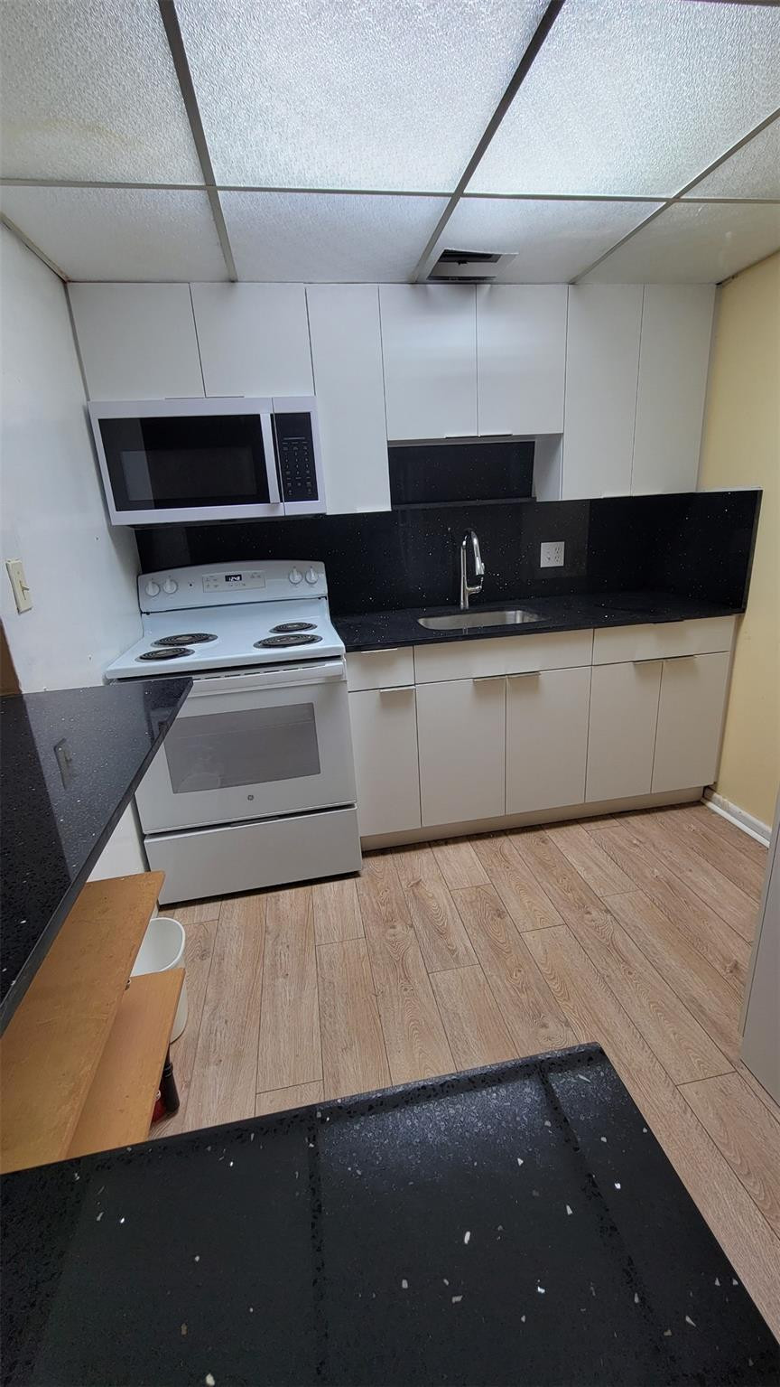 NEW HAMPTON AT CENTURY VILLAGE - Residential
