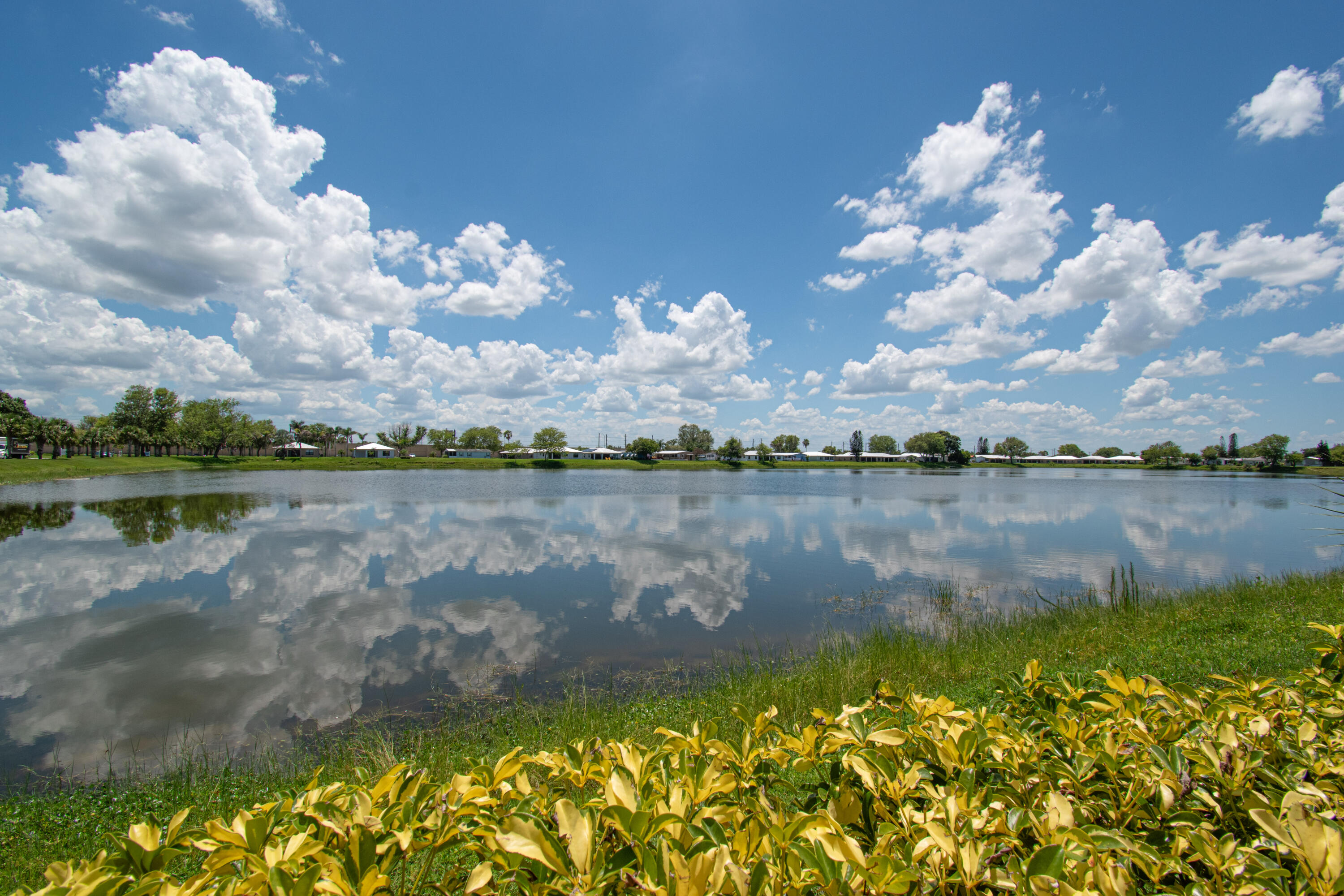 SPANISH LAKES FAIRWAYS LEASEHOLD ESTATES - Residential