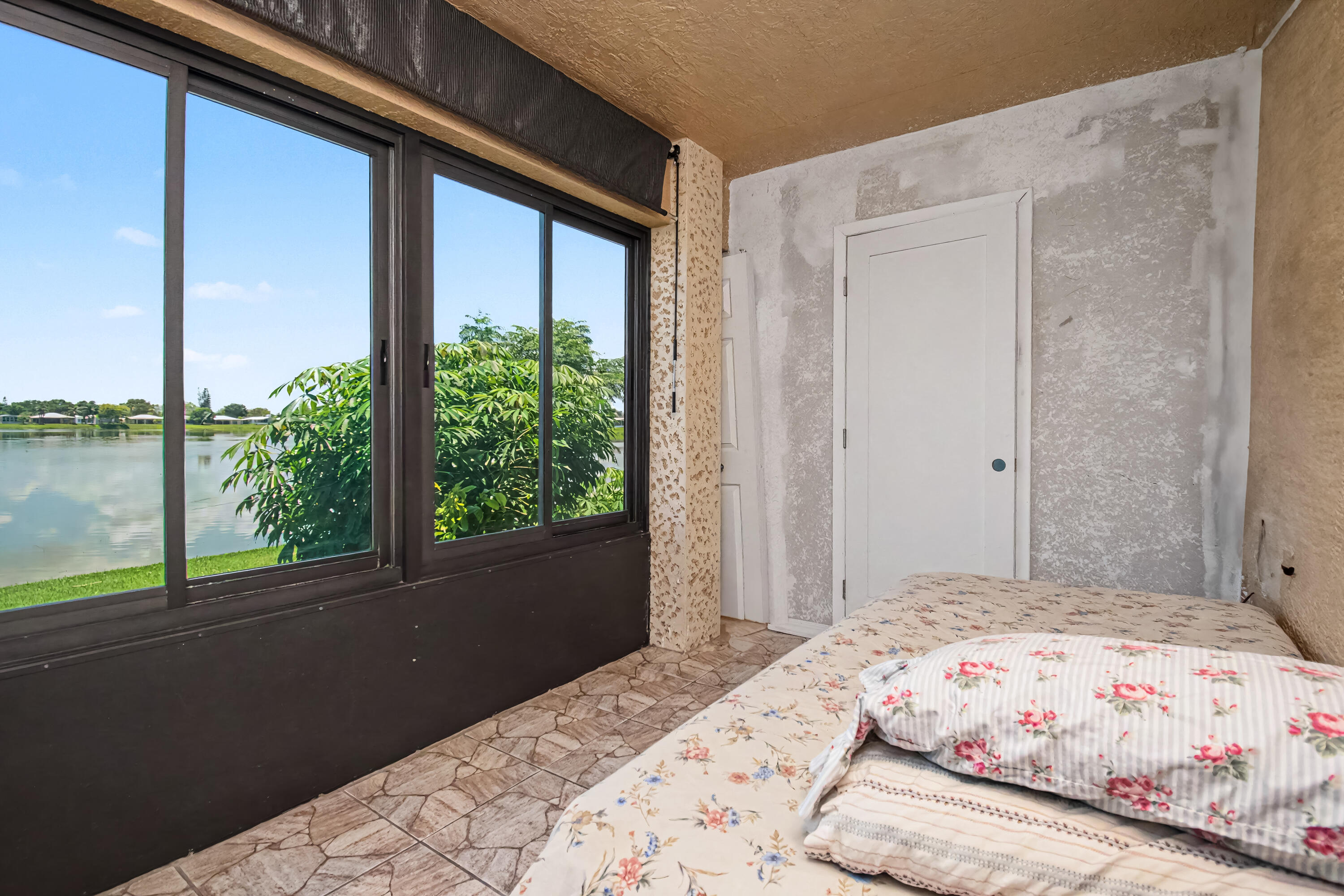 SPANISH LAKES FAIRWAYS LEASEHOLD ESTATES - Residential