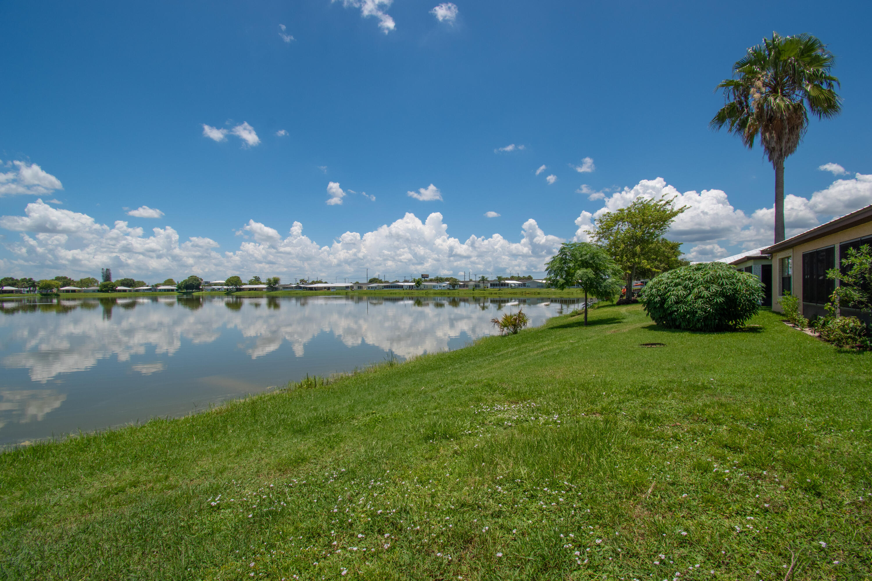 SPANISH LAKES FAIRWAYS LEASEHOLD ESTATES - Residential