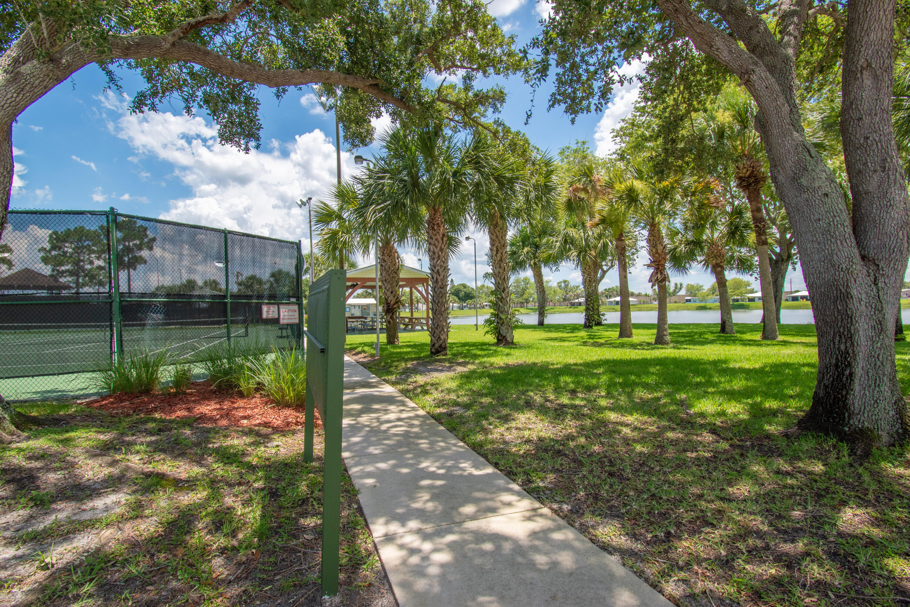 SPANISH LAKES FAIRWAYS LEASEHOLD ESTATES - Residential