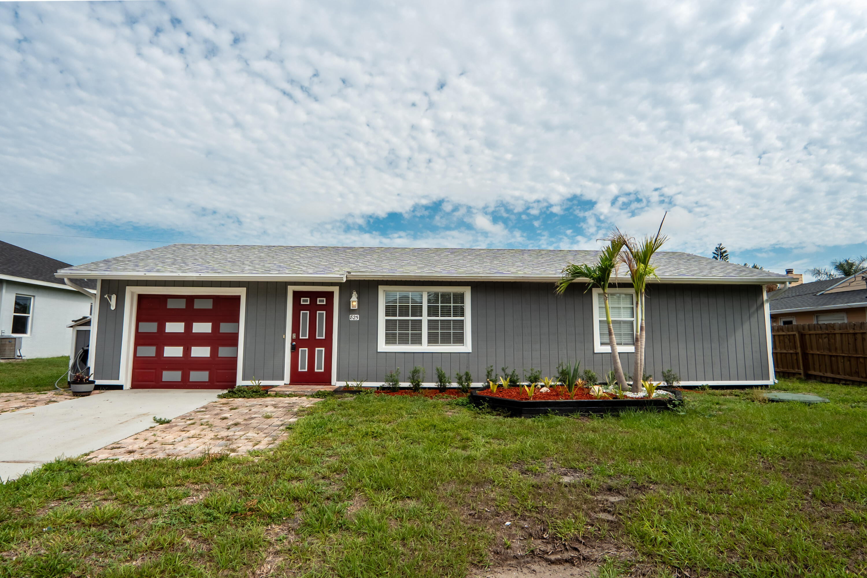 Great starter home or downsizer home located in Port St. Lucie. Minutes to Parks, shopping, schools, restaurants, Turnpike, I-95, and no HOA fees. Roof replaced in 2023, new air conditioner, water heater, and appliances in 2022. Recently painted inside and out. Perfectly situated in a desirable area of Port S. Lucie. This property offers convenience and comfort, making it an excellent choice for first-time buyers, downsizers, or investors.