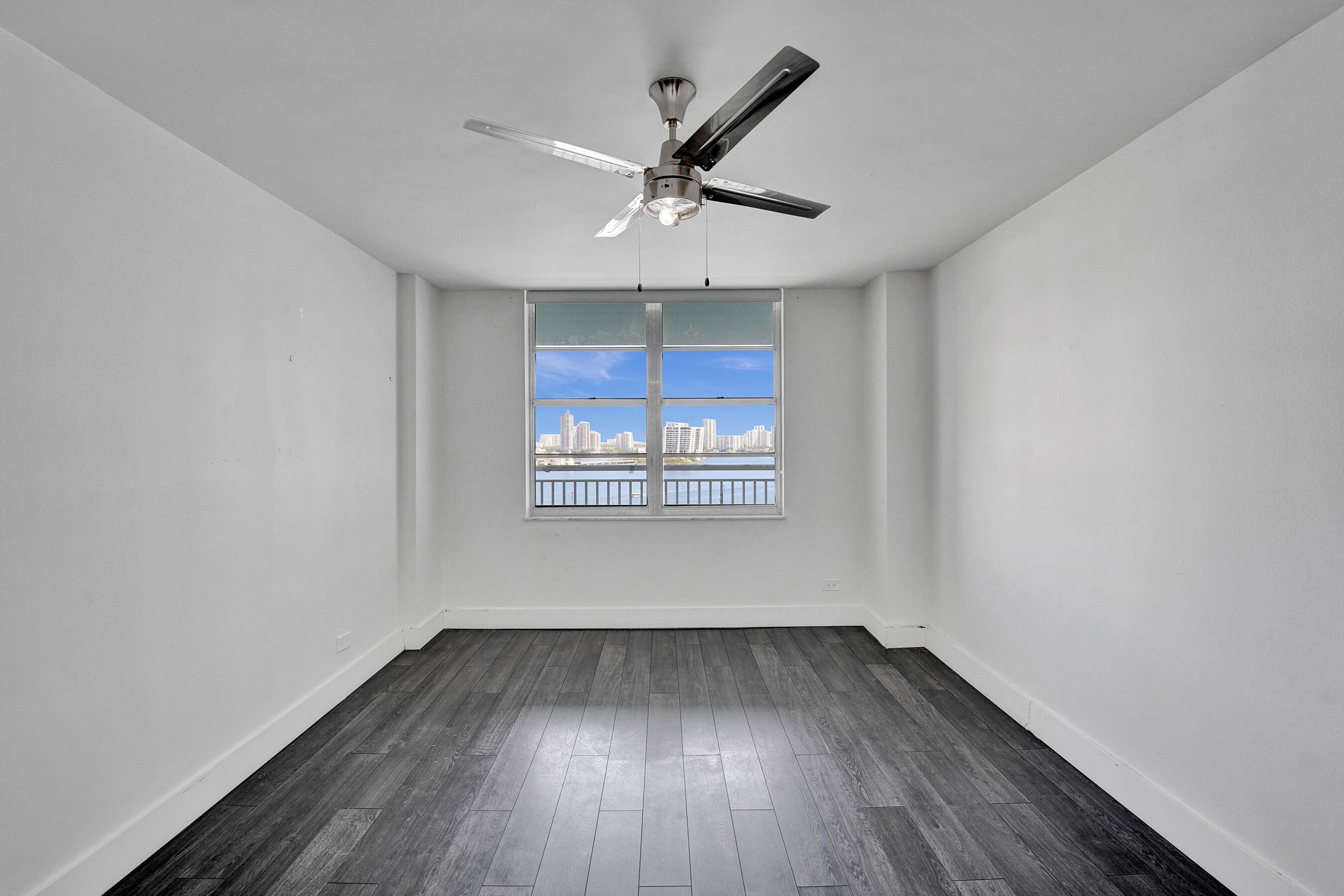 Winston Towers 500 - Residential