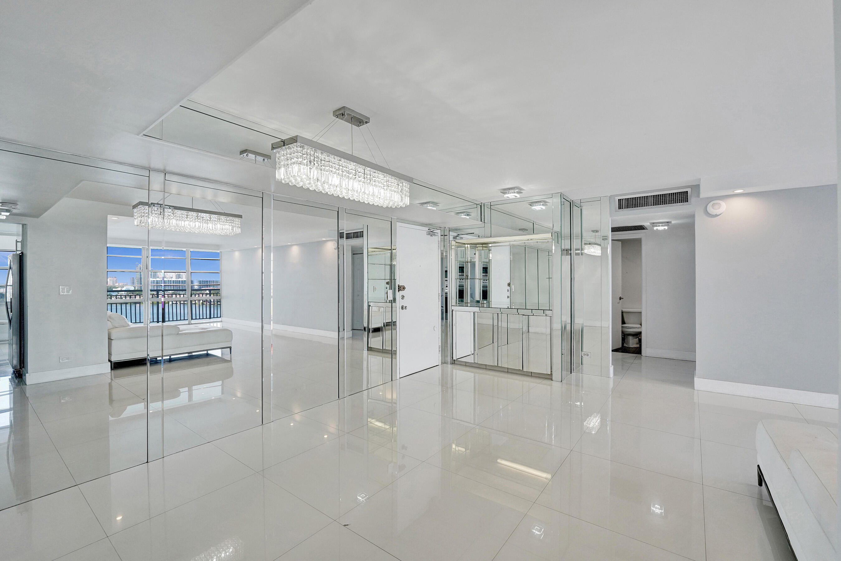 Winston Towers 500 - Residential