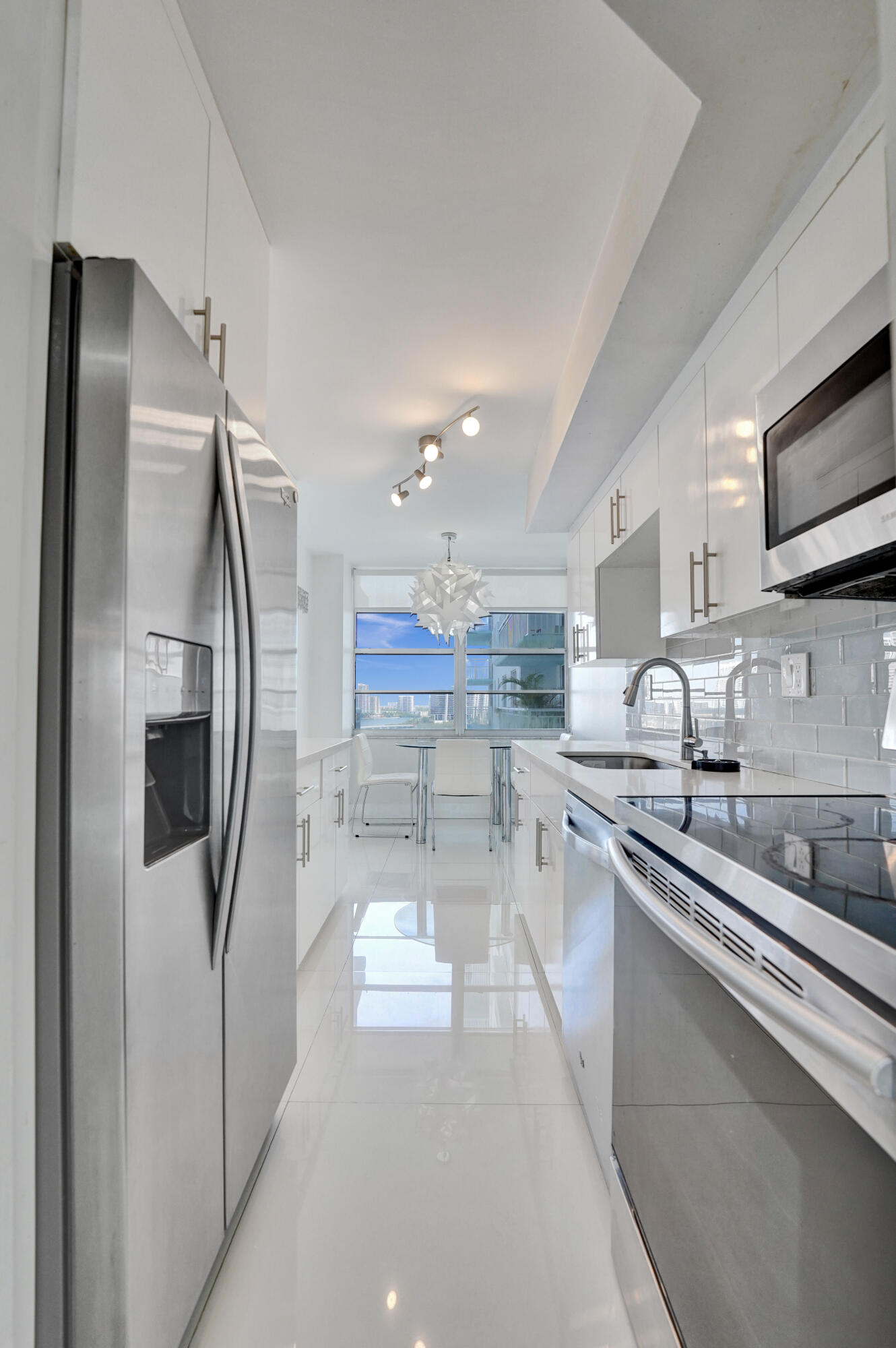 Winston Towers 500 - Residential